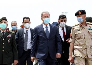وزير الدفاع التركي: وجودنا في ليبيا لحماية مصالحنا بشرق المتوسط