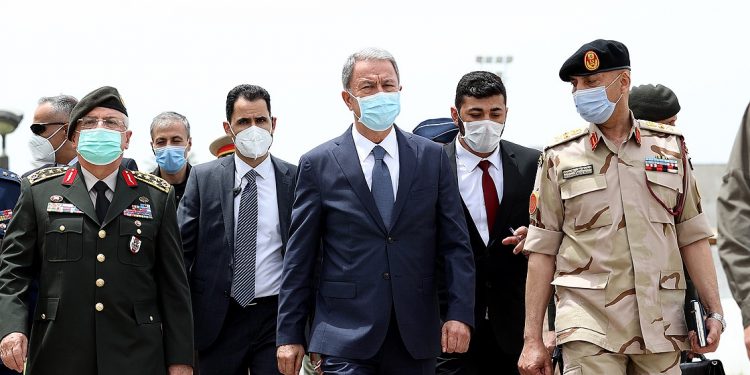 وزير الدفاع التركي: وجودنا في ليبيا لحماية مصالحنا بشرق المتوسط