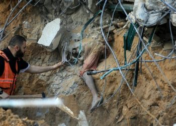 ضحايا القصف الإسرائيلي على غزة إلى الآن 119 قتيلا و830 مصابًا