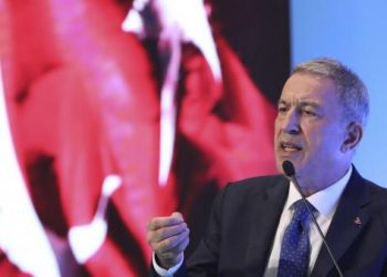 وزير دفاع تركيا يتهم اليونان بتخريب العلاقات الإيجابية