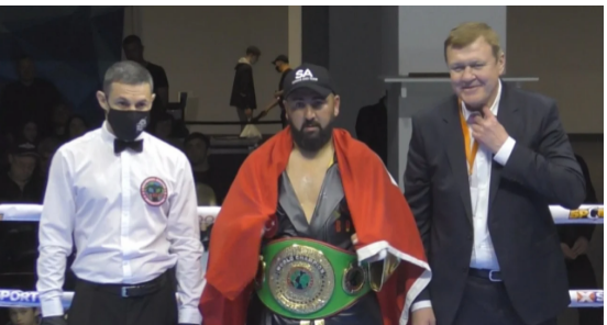 التركي سردار أفجي يحصد الذهبية في ملاكمة الوزن شبه الثقيل