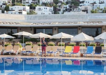 السياسة تؤثر على السياحة في تركيا قبل الوباء