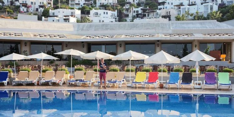 السياسة تؤثر على السياحة في تركيا قبل الوباء