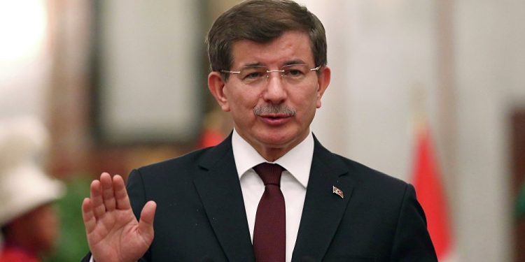 زعيم حزب المستقبل التركي المعارض داوود أوغلو يقترح خطةً من أربع نقاط لنصرة الأقصى