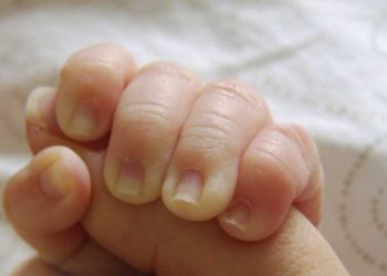 الرابطة بين الأم وطفلها