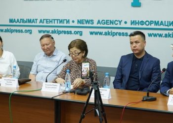 رئيس قيرغيزستان يتدخل بقضية مواطن يُخشى ترحيله قسرًا إلى تركيا