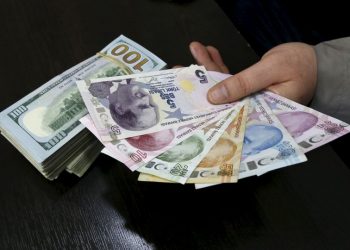 الدولار يستهل تعاملات الأسبوع بسعر 8.72 ليرة