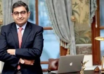 رجل الأعمال المحتال يكشف بالتحقيقات شبكة الرشاوى في تركيا