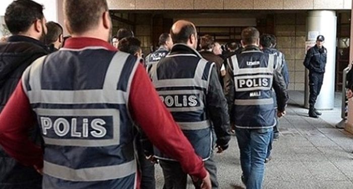 تركيا.. قرارات اعتقال بحق 132 عسكريًا بالتهمة المعروفة