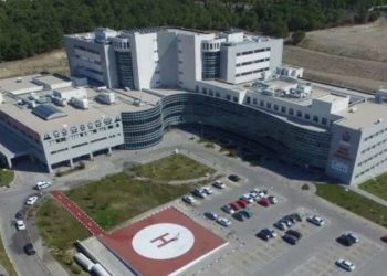 تركيا.. مستشفى يفرغ الصرف الصحي في النهر!