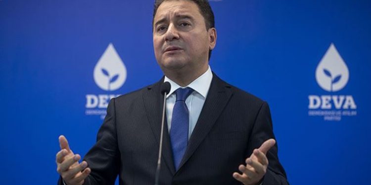 باباجان: العدالة والتنمية سلم تركيا للعصابات