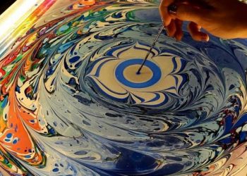 الأبرو.. فن الرسم على الماء