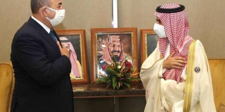 وزير الخارجية التركي ونظيره السعودي بعقدان لقاءً مشتركًا في أوزباكستان
