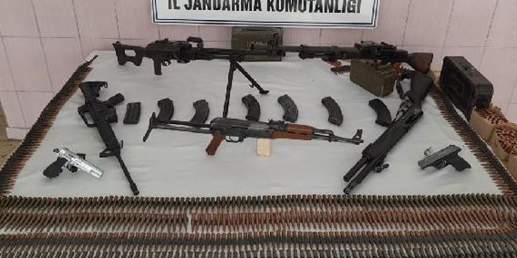 تركيا: العثور على أسلحة داخل تابوت في أحد الجوامع