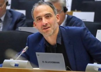 برلماني فرنسي يطالب بالكشف عن مصير تركي مختطف