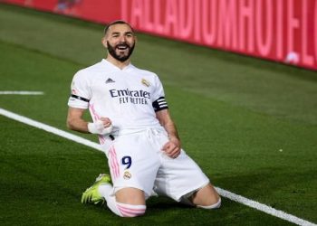 منتخب “ريال مدريد” يعلن إصابة “بنزيما” بفيروس كورونا