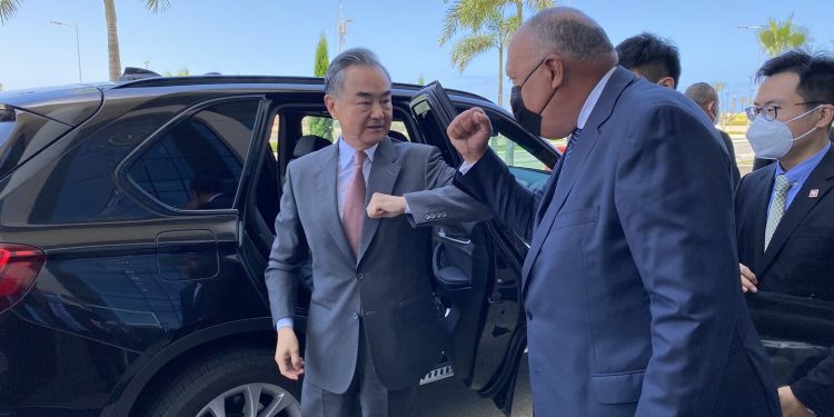 شكري يبحث مع نظيره الصيني تفعيل دعم بكين لموقف مصر والسودان بشأن سد النهضة