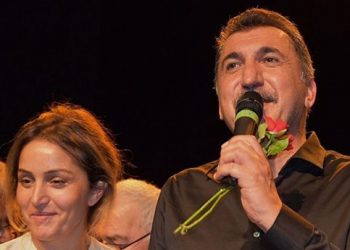 فنان تركي يتلقى تحذيرًا من الشرطة بعد ورود اسمه في “قائمة الموت”