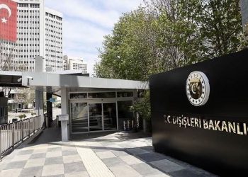 تركيا ترد على اتهامها بتجنيد الأطفال