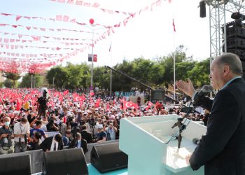 أردوغان يغازل “الأكراد” وسط خلافات مع حليفه القومي