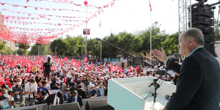 أردوغان يغازل “الأكراد” وسط خلافات مع حليفه القومي