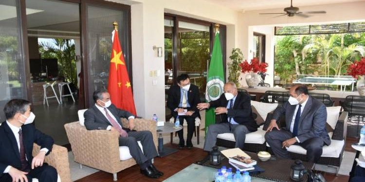 بيان مشترك بين “أحمد أبو الغيط” ووزير الخارجية الصيني