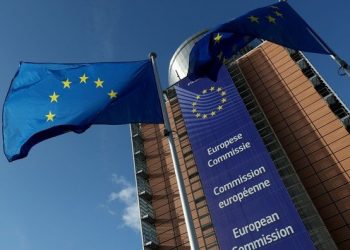 المفوضية الأوروبية تنفي معرفتها بملابسات تعرض زورق قبرصي لإطلاق نار تركي