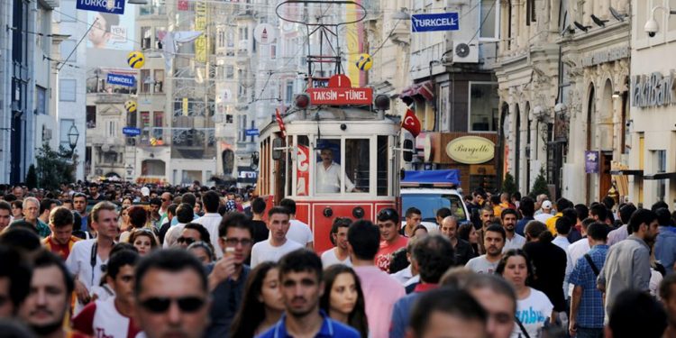 82٪ من الأتراك غير راضين عن الوضع الحالي في بلادهم