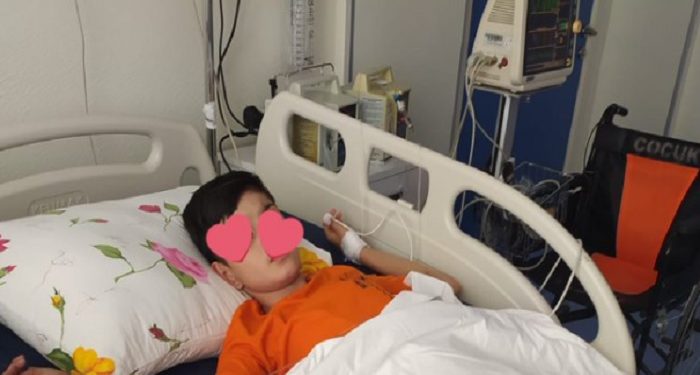 قسوة لا حدود لها.. منع طفل ينتظر الموت لقاء والده المسجون في تركيا