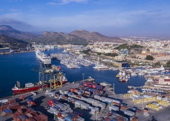 مصرع قبطان تركي على متن سفينته في أحد موانئ إسبانيا