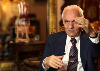 انتقاد حاد لسياسة أردوغان الخارجية من أول وزير خارجيته