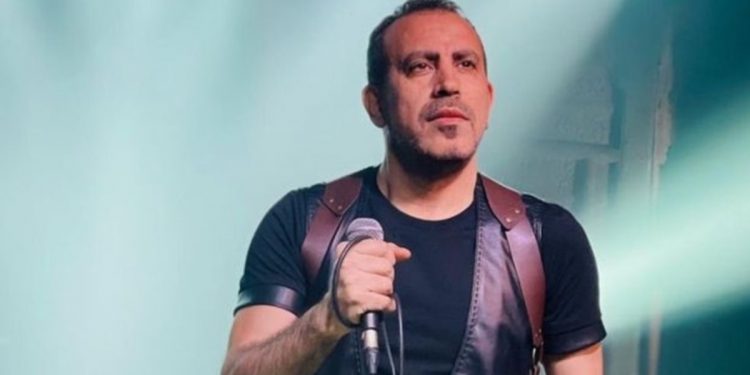 مطرب تركي يتخذ قرارًا بالاستقرار خارج تركيا!