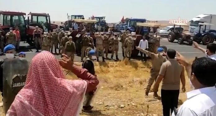 اعتقال مزارعين أتراك طالبوا باستقالة الحكومة