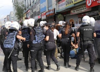 مظاهرات غاضبة في تركيا تنديدا بمجزرة قونية