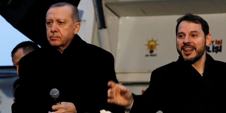 جمهوريت: صهر أردوغان يصاب بفيروس كورونا