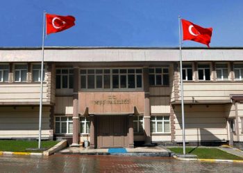 تركيا.. حظر التجمعات والمسيرات في مدينة كردية