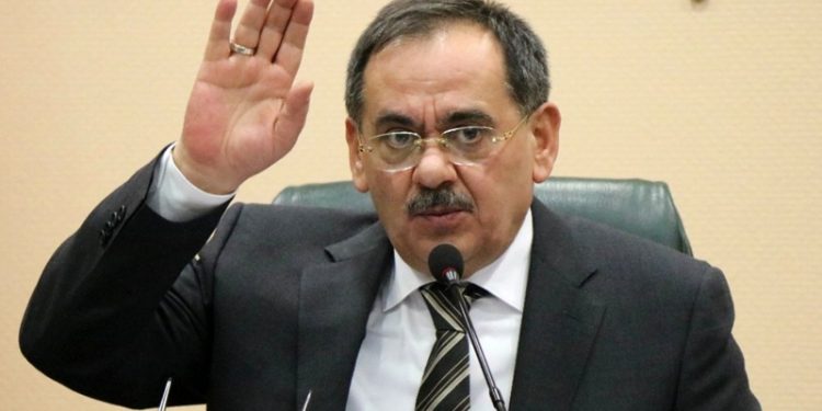 تركيا.. عمدة بلدية يهين الصحفيين ويصفهم بـ”الجرثومة”