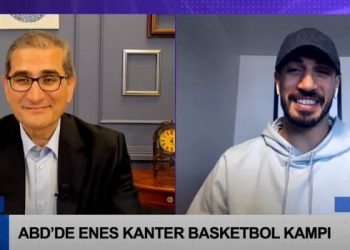 لاعب السلة التركي أنس كانتر يتصدر وسائل الإعلام الأمريكية