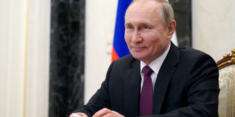 بوتين يهاجم الوجود التركي في سوريا