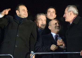 سياسي تركي: أردوغان طالب “الوزارء الفاسدين” بالصمت مقابل إغلاق قضيتهم