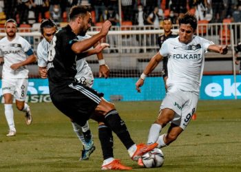 تركيا.. بشكتاش يخسر أمام ألتاي إزمير