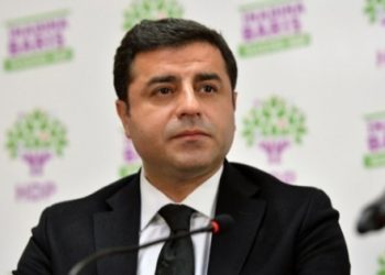 دميرطاش: حل الأزمة الكردية في البرلمان التركي