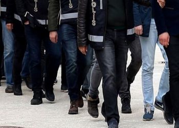 تركيا.. قرارات اعتقال بحق 143 بينهم عسكريين