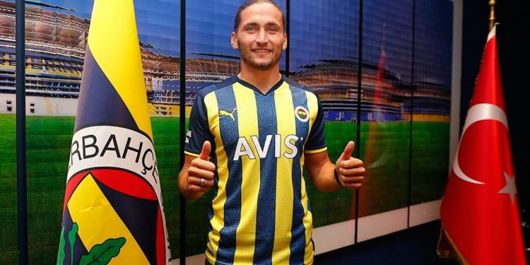 فنربخشه التركي يوقع عقدًا مع البرتغالي ميغل كريسبو