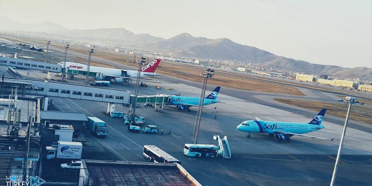 هبوط طائرة إماراتية في مطار كابل اليوم