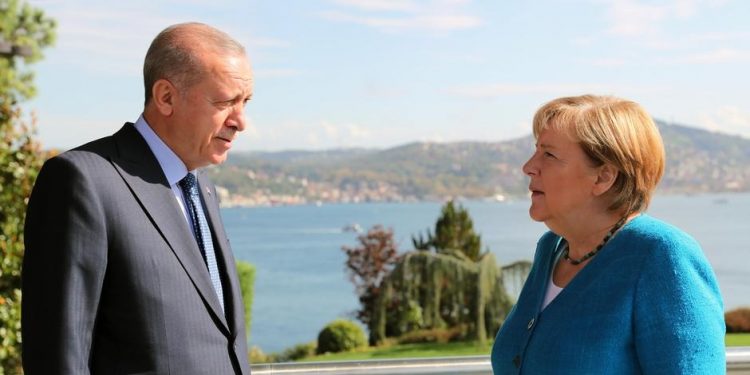 أنجيلا ميركل تزور أردوغان للمرة الأخيرة.. ماذا ستطلب منه؟