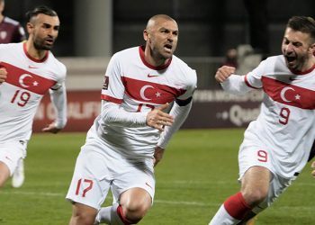 تركيا تفوز على لاتفيا في تصفيات كأس العالم لكرة القدم