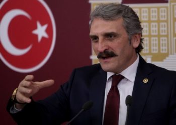 تركيا.. تعليق مستفز من برلماني على “طوابير البنزين”