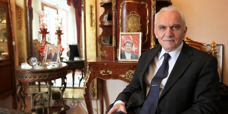 وزير خارجية أسبق: أردوغان يجر تركيا لحرب دبلوماسية