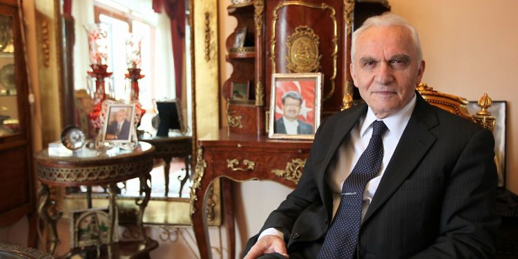 وزير خارجية تركيا الأسبق: أنقرة ستواجه مشكلة في سوريا